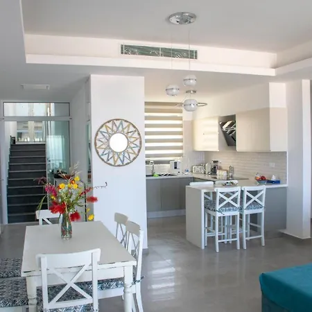 Luxurious Vacation With Private Jacuzzi * Kyrenia (Northern Cyprus)